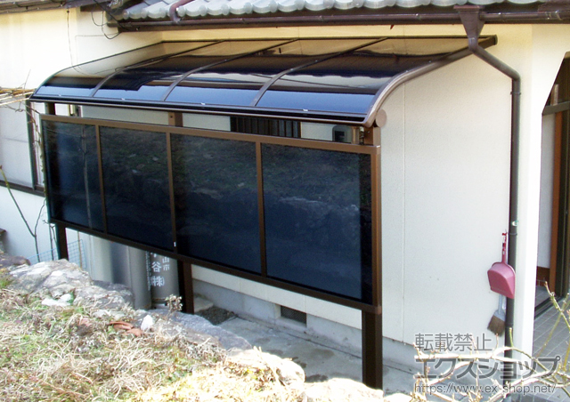 兵庫県丹波市ののテラス屋根 プレシオステラス R型 テラスタイプ 単体 積雪〜20cm対応＋前面パネル 1段 施工例
