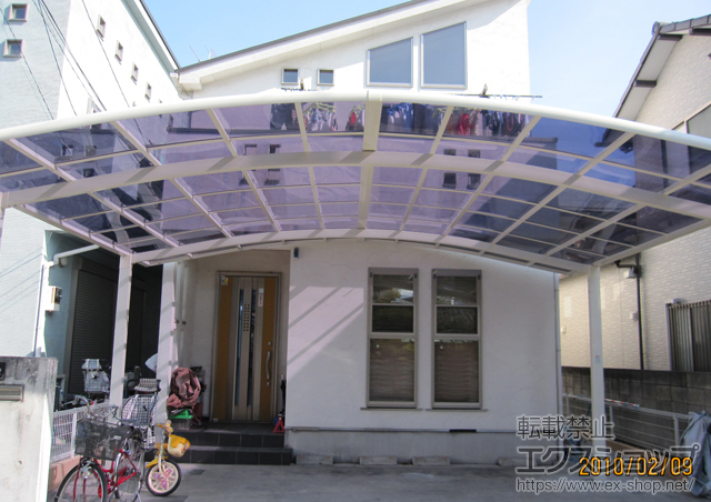 埼玉県さいたま市のLIXIL リクシル（トステム）のカーポート カーブポートシグマIII   ワイド 積雪〜30ｃｍ対応 施工例