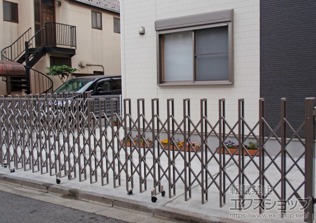 東京都町田市ののカーゲート ニューハピネスHG キャスタータイプ 片開き 施工例