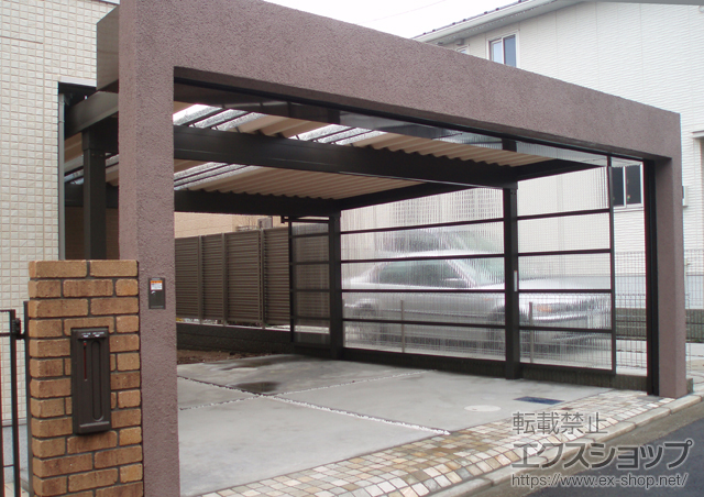 神奈川県横浜市のLIXIL リクシル（トステム）のカーポート テリオスポートII  積雪〜30?対応＋サイドパネル1面（2台用）上面+下面/長さ55(ポリカーボネート×角柱) 施工例