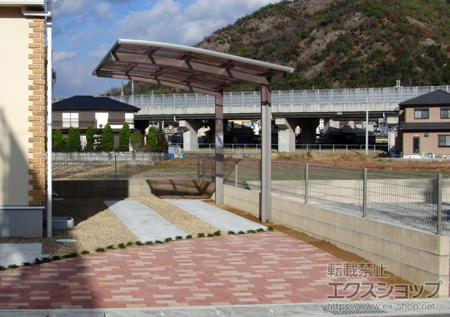 兵庫県姫路市のLIXIL リクシル（トステム）のフェンス・柵 ハイグリッドフェンスN8型 施工例