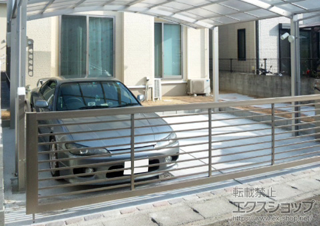 香川県高松市ののカーゲート スウィングアップゲートワイド 横格子型 電動式 施工例