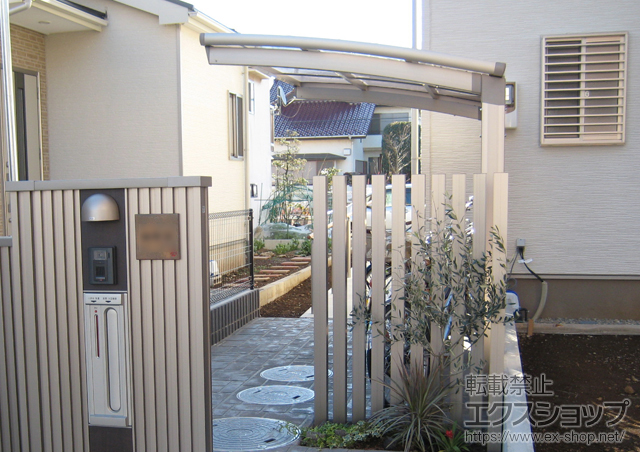 千葉県鎌ヶ谷市のLIXIL リクシル（トステム）のサイクルポート・駐輪場 カーブポートシグマIII ミニ 積雪〜30?対応 施工例