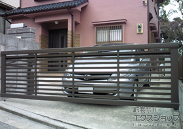 兵庫県宝塚市ののカーゲート ワイドオーバードアR3型　手動式 施工例