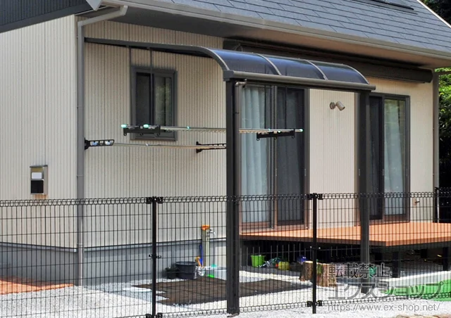 香川県さぬき市ののフェンス・柵・塀、カーポート、テラス屋根 ライザーテラスII R型 テラスタイプ 単体 積雪〜20p対応 施工例