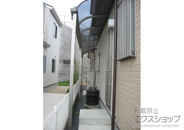 滋賀県草津市ののバルコニー・ベランダ屋根、テラス屋根、カーポート ライザーテラスII R型 テラスタイプ 連棟　積雪～20cm対応 施工例