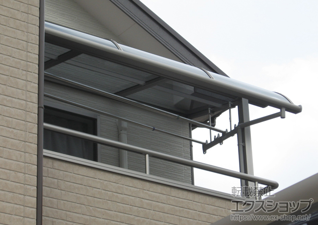 滋賀県草津市のLIXIL リクシル（トステム）のバルコニー・ベランダ屋根 ライザーテラスII R型 屋根タイプ 単体　積雪〜20cm対応 施工例