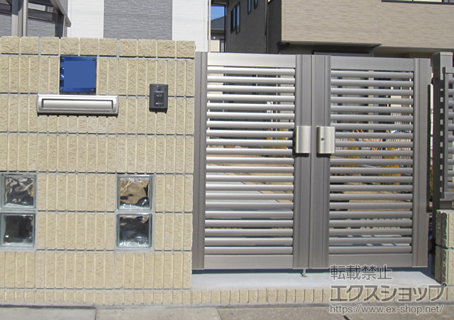 埼玉県加須市のの門扉 プリレオR3型門扉 両開き 柱使用 施工例