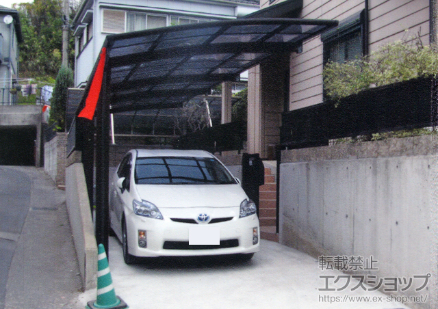 鹿児島県鹿児島市ののカーポート プレシオスポート 縦連棟　積雪〜20cm対応＋着脱式補助柱 施工例