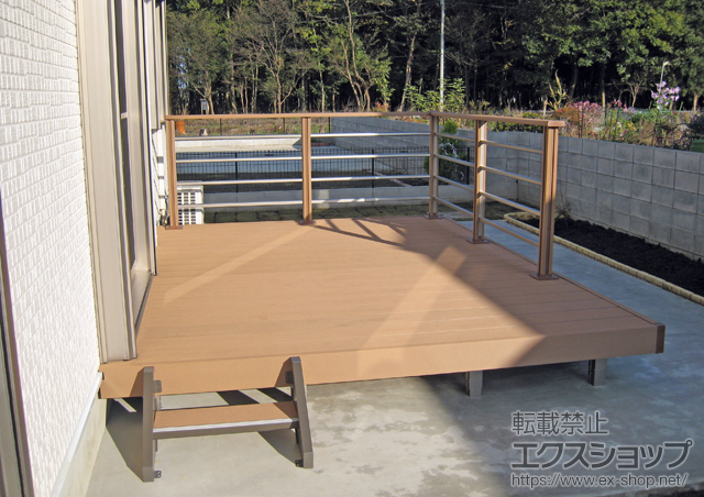 埼玉県入間郡毛呂山町のLIXIL リクシル（トステム）のウッドデッキ リコステージII 施工例