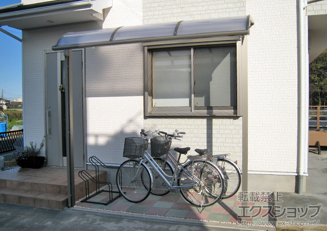 埼玉県入間郡毛呂山町のLIXIL リクシル（トステム）のテラス屋根 ライザーテラスII R型 テラスタイプ 積雪〜30cm対応 施工例