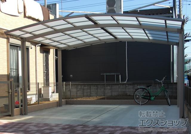 埼玉県さいたま市のLIXIL リクシル（トステム）のカーポート カーブポートシグマIII ワイド 積雪〜30?対応 施工例