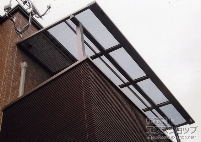 福岡県大野城市のLIXIL リクシル（トステム）のバルコニー・ベランダ屋根 ライザーテラスII F型 屋根タイプ 単体 積雪〜20cm対応 施工例