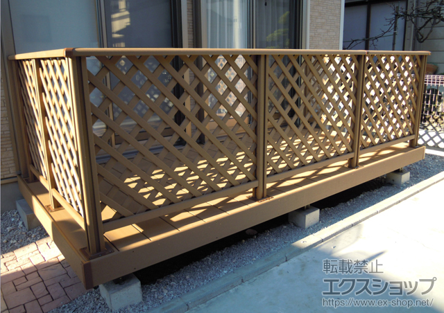 埼玉県越谷市のLIXIL リクシル（トステム）のウッドデッキ リコステージII +デッキフェンス 施工例