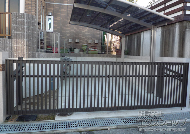 兵庫県宝塚市ののカーゲート ワイドオーバードアS4型 電動式 施工例