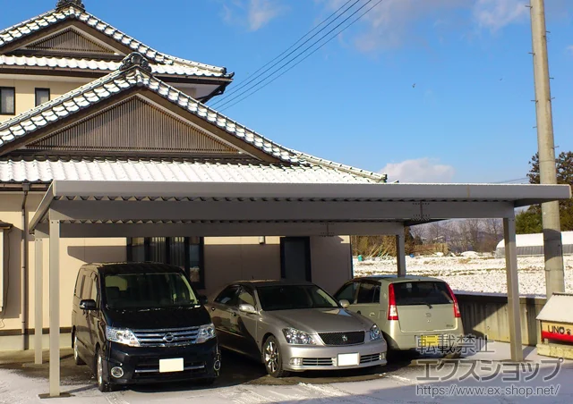 福島県郡山市のYKKAPのカーポート レオンポートneo 3台用　柱4本　角柱仕様　積雪～50cm対応 施工例