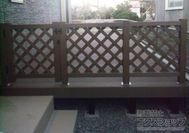 愛知県尾張旭市ののウッドデッキ リウッドデッキ 200　連棟+リウッドデッキフェンス　2型 施工例