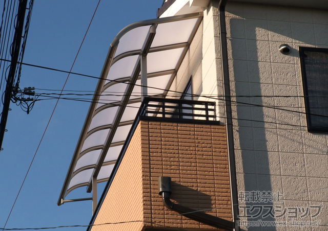 神奈川県横浜市のLIXIL リクシル（トステム）のバルコニー・ベランダ屋根 パワーアルファ RB型 屋根タイプ 単体 積雪〜30cm対応 施工例