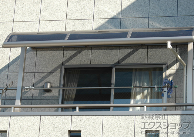 神奈川県鎌倉市ののバルコニー・ベランダ屋根 メニーウェル 2階設置 R2UA型 積雪〜20cm対応 施工例