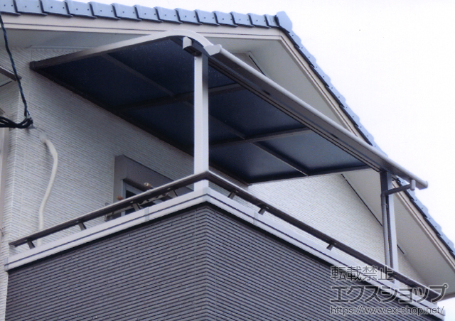 福岡県福岡市のLIXIL リクシル（トステム）のバルコニー・ベランダ屋根 ライザーテラスII R型 屋根タイプ 単体 積雪〜20cm対応 施工例