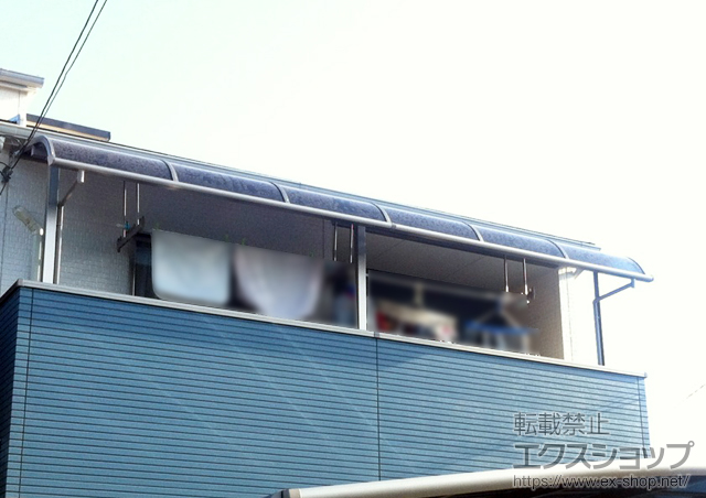 埼玉県戸田市のLIXIL リクシル（トステム）のバルコニー・ベランダ屋根 ライザーテラスII R型 屋根タイプ 施工例