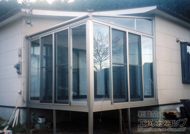 熊本県阿蘇郡南阿蘇村のLIXIL リクシル（トステム）のテラス囲い・サンルーム ほせるんですII F型 床納まり/ランマ無 積雪〜20cm対応 施工例