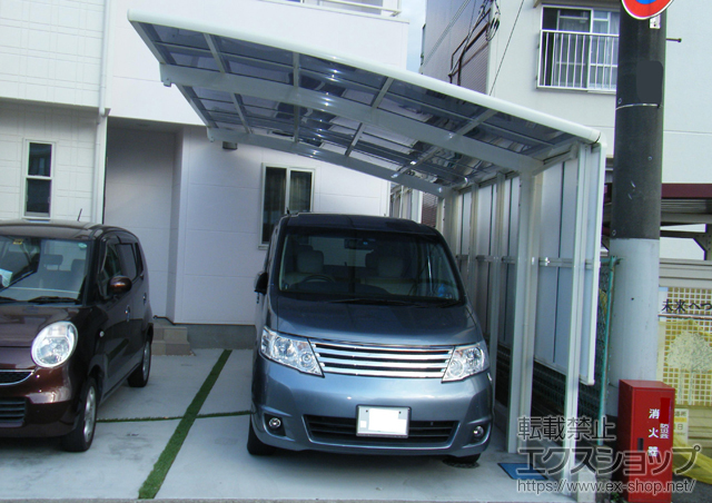 静岡県富士市のLIXIL リクシル（トステム）のカーポート カーブポートシグマIII 耐風圧強度仕様 積雪〜30ｃｍ対応+サイドパネル2段 施工例