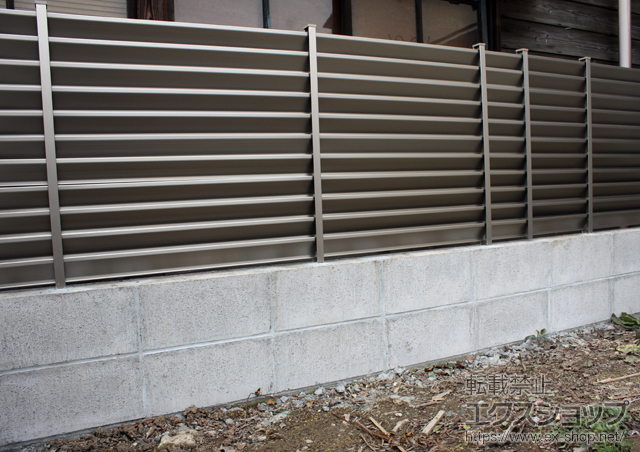 佐賀県武雄市ののフェンス・柵 ルーバーフェンス1型　フリーポールタイプ 施工例