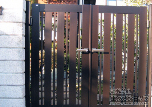 神奈川県逗子市のの門扉 和峰4型 両開き 門柱タイプ 施工例