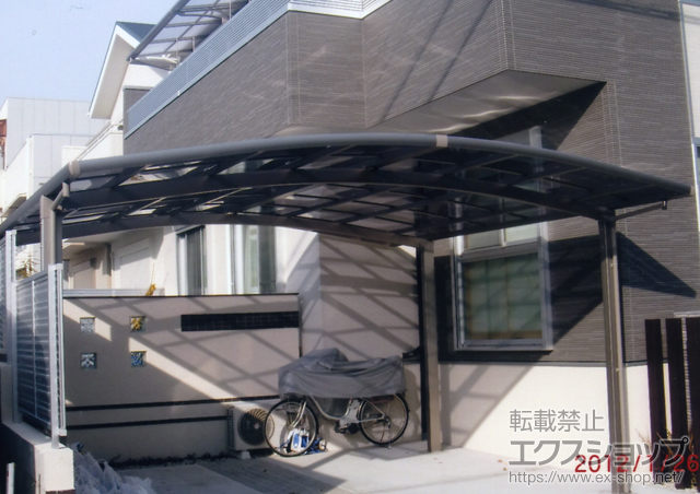 愛知県名古屋市のLIXIL リクシル（トステム）のカーポート カーブポートシグマIII ワイド　積雪〜20cm対応 施工例