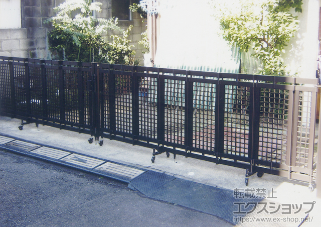 東京都世田谷区ののカーゲート シャレオ伸縮3型 ノンレール 両開き 270S+310S 施工例