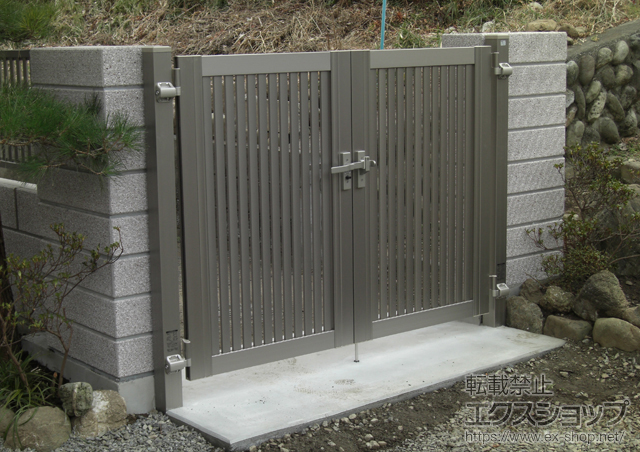 東京都あきる野市のの門扉 プリレオ R4型 両開き 柱使用 施工例