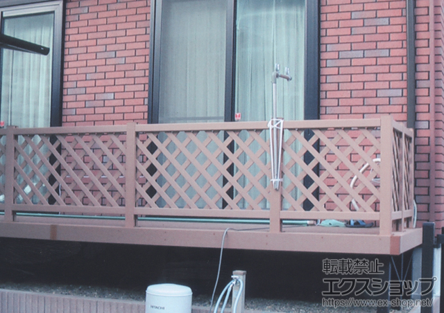 千葉県柏市ののウッドデッキ リウッドデッキ200 連棟＋リウッドステップ5型 Hタイプ3段＋リウッドデッキフェンス2型 ラチス格子 施工例