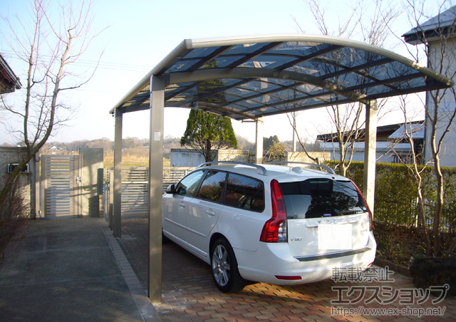 福島県田村郡三春町のLIXIL リクシル（トステム）のカーポート カルエードシグマIII 積雪〜30cm対応 施工例