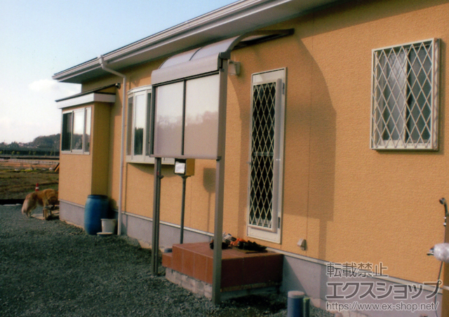 兵庫県揖保郡太子町のLIXIL リクシル（トステム）のテラス屋根 ライザーテラスII R型 テラスタイプ 単体 積雪〜20cm対応+前面スクリーン1段仕様 施工例