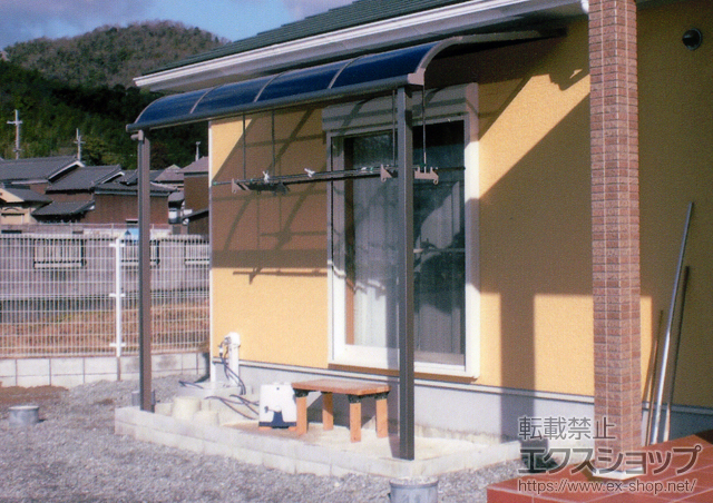 兵庫県揖保郡太子町のLIXIL リクシル（トステム）のテラス屋根 ライザーテラスII R型 テラスタイプ 単体 積雪〜20cm対応 施工例