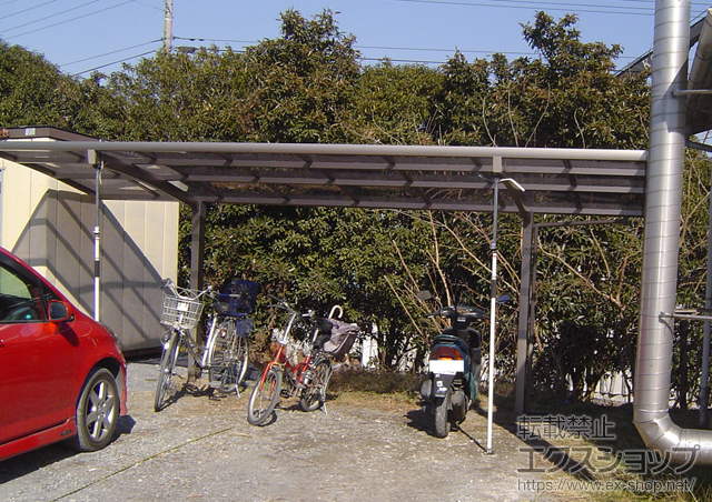 埼玉県東松山市のLIXIL リクシル（トステム）のサイクルポート・駐輪場 カーブポートシグマIII ミニ 積雪〜20cm対応 施工例