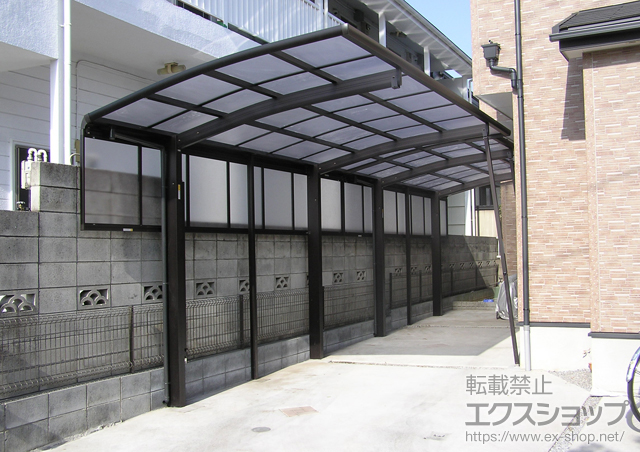 埼玉県さいたま市ののカーポート レイナポート　積雪〜20cm対応+サイドパネル　1段　51-08H+着脱式サポート柱 施工例