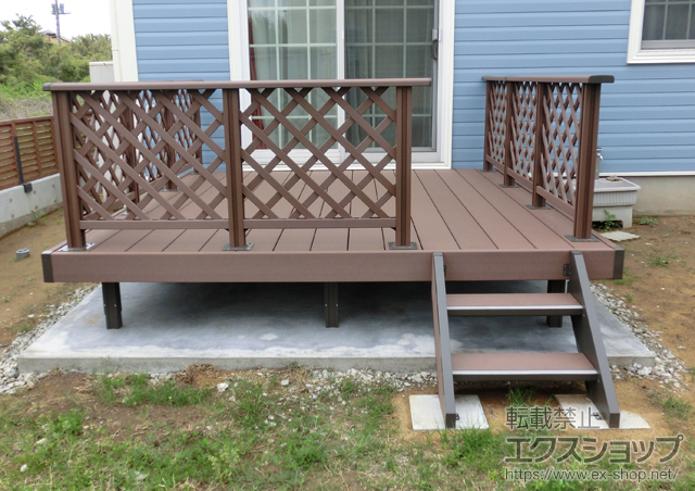 茨城県神栖市のLIXIL リクシル（トステム）のウッドデッキ リコステージ?　単体+デッキフェンス　T-8（フラットラチス　粗目）+ステップ2段 施工例