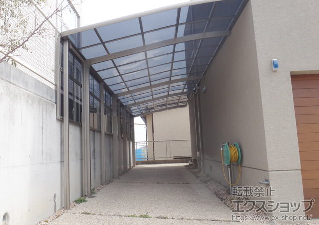 兵庫県芦屋市のLIXIL リクシル（トステム）のカーポート ルーフポートシグマIII 縦連棟 積雪〜30cm対応+サイドパネル 施工例