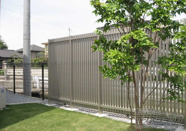 栃木県さくら市ののフェンス・柵 リレーリアフェンス 2N型 縦格子 施工例