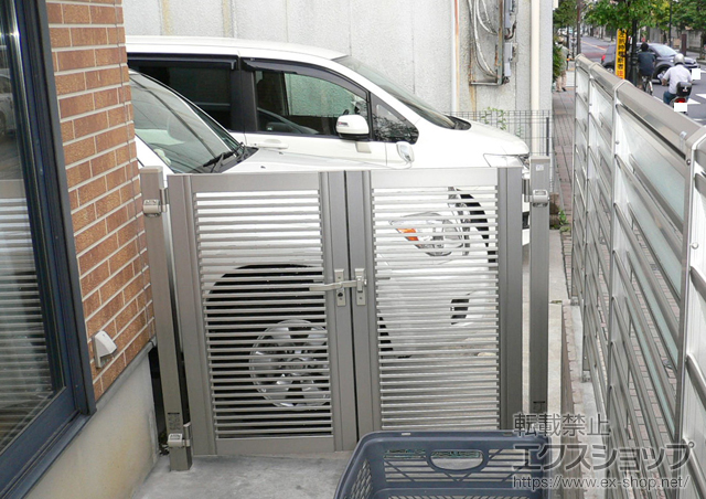 東京都江戸川区のの門扉 プリレオＲ1型 両開き 柱使用 施工例