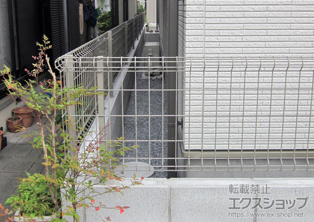 埼玉県三郷市ののフェンス・柵 ハイグリッドフェンスUF8型 施工例