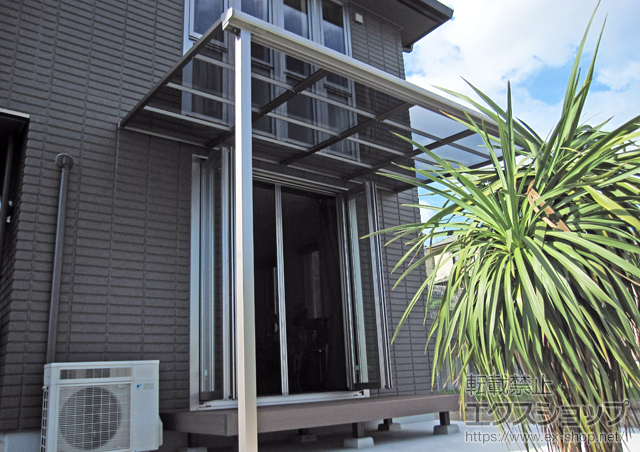 福岡県糸島市のLIXIL リクシル（トステム）のテラス屋根 ライザーテラスII F型 テラスタイプ 単体 積雪〜20?対応 施工例