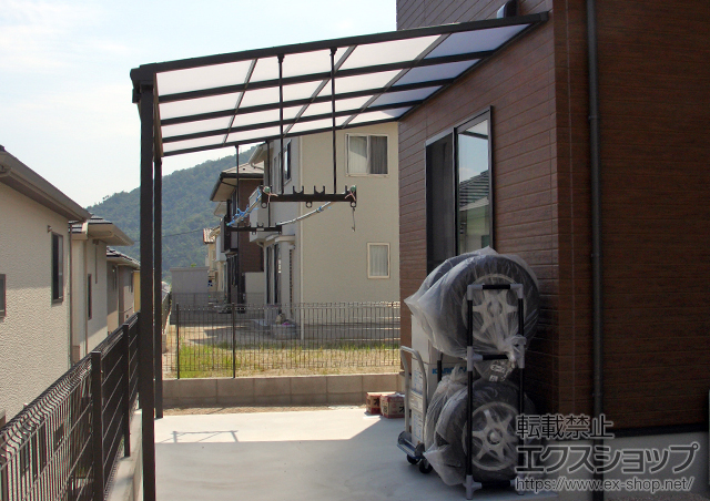 広島県広島市のLIXIL リクシル（トステム）のテラス屋根 ライザーテラスII F型 テラスタイプ 単体 積雪〜20?対応 施工例