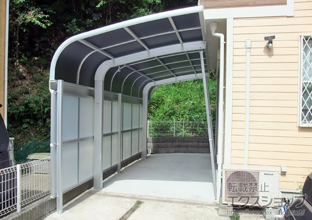 神奈川県横須賀市のLIXIL リクシル（トステム）のカーポート テールポートシグマIII 積雪〜30cm対応＋サイドパネル2段 施工例