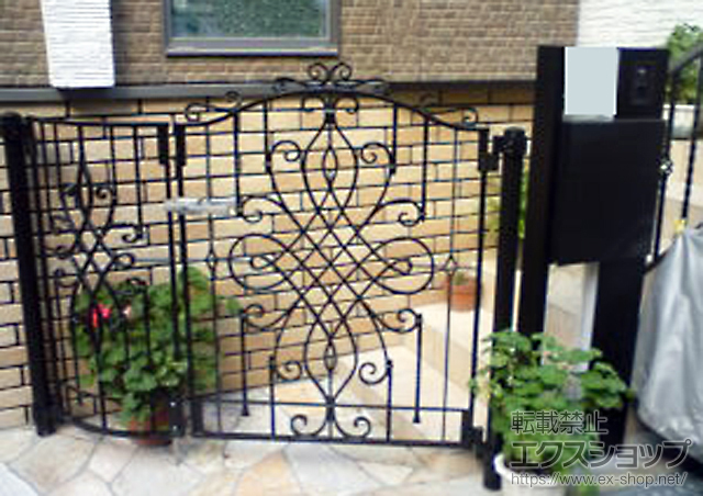 大阪府吹田市のの門扉 アプローチ ルナ EL型 吊元門柱使用 施工例
