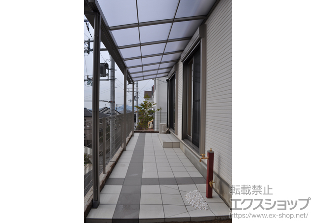 兵庫県宝塚市のLIXIL リクシル（トステム）のテラス屋根 ライザーテラスII F型 テラスタイプ 連棟 施工例