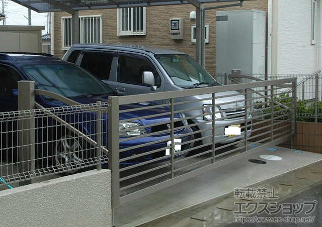 千葉県流山市ののカーゲート スウィングアップゲートワイド 横格子型 手動式 施工例