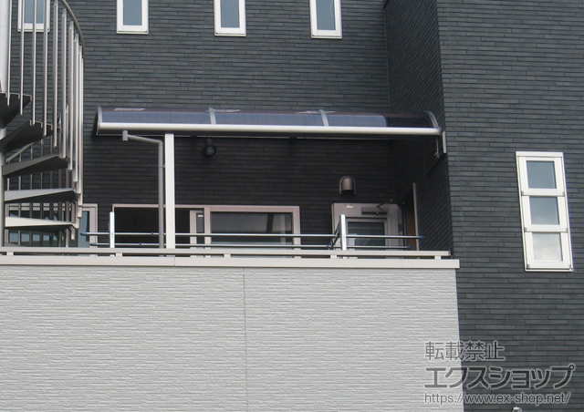 静岡県静岡市のLIXIL リクシル（トステム）のバルコニー・ベランダ屋根 ライザーテラスII R型 屋根タイプ 単体 片袖納まり 積雪〜20cm対応 施工例